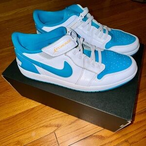 Jordan 1 low Flyease Easy on zip shoes White/Aquatone/Gold